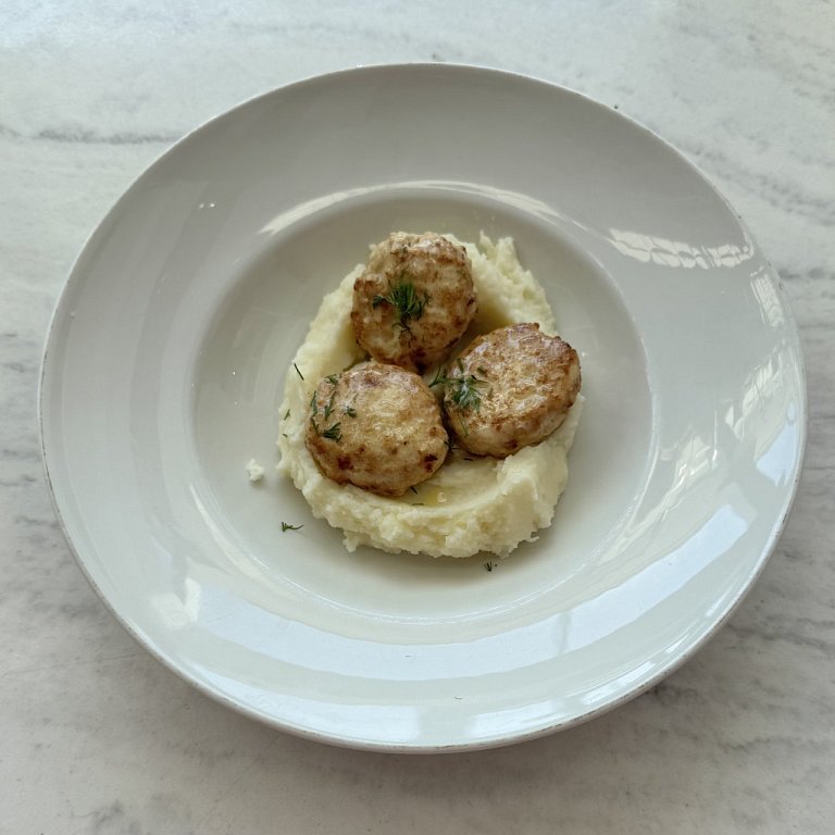 Л Куриные котлеты с пюре